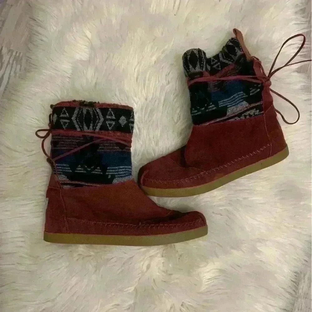 Toms rusty Burgundy Suede Jacquard Nepal tribal fleece lined Boot sz 9.5 - Picture 3 of 8